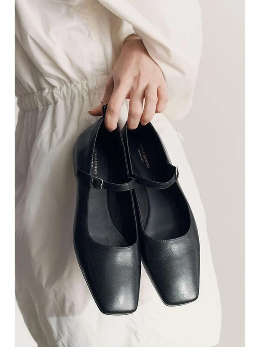 VAGABOND Delia Mary Jane Size 37